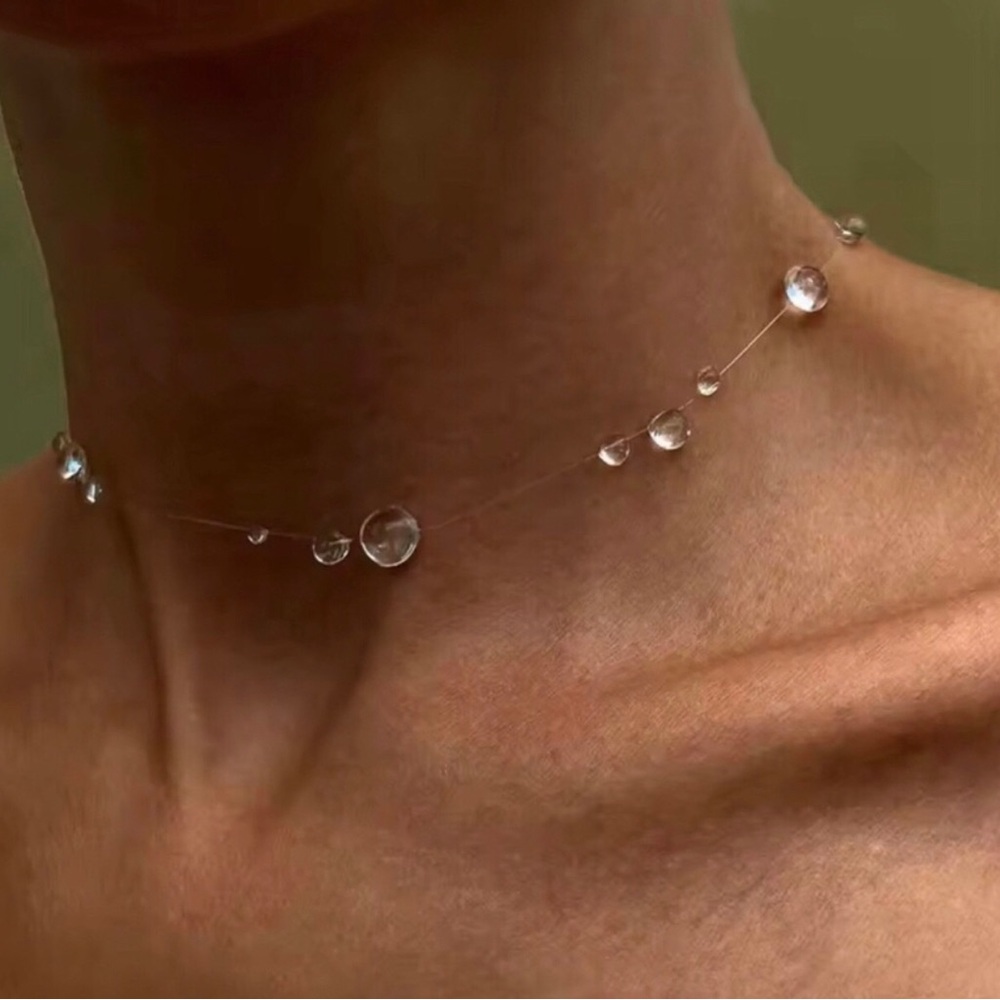 Delicate Clear Droplet Choker Necklace - Invisible Wire